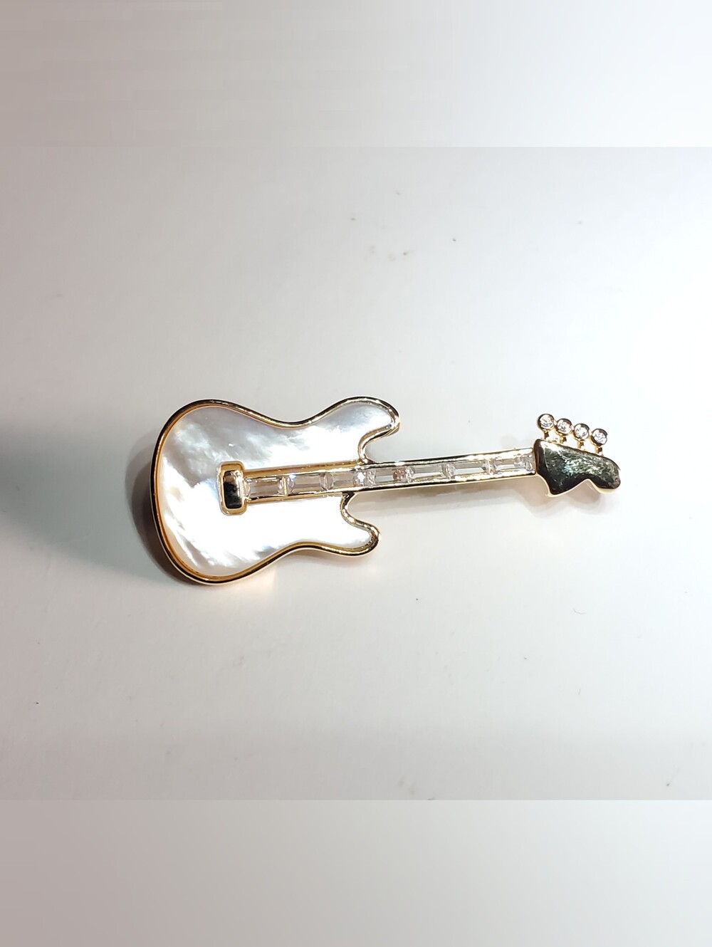MOP Electric Guitar Brooch